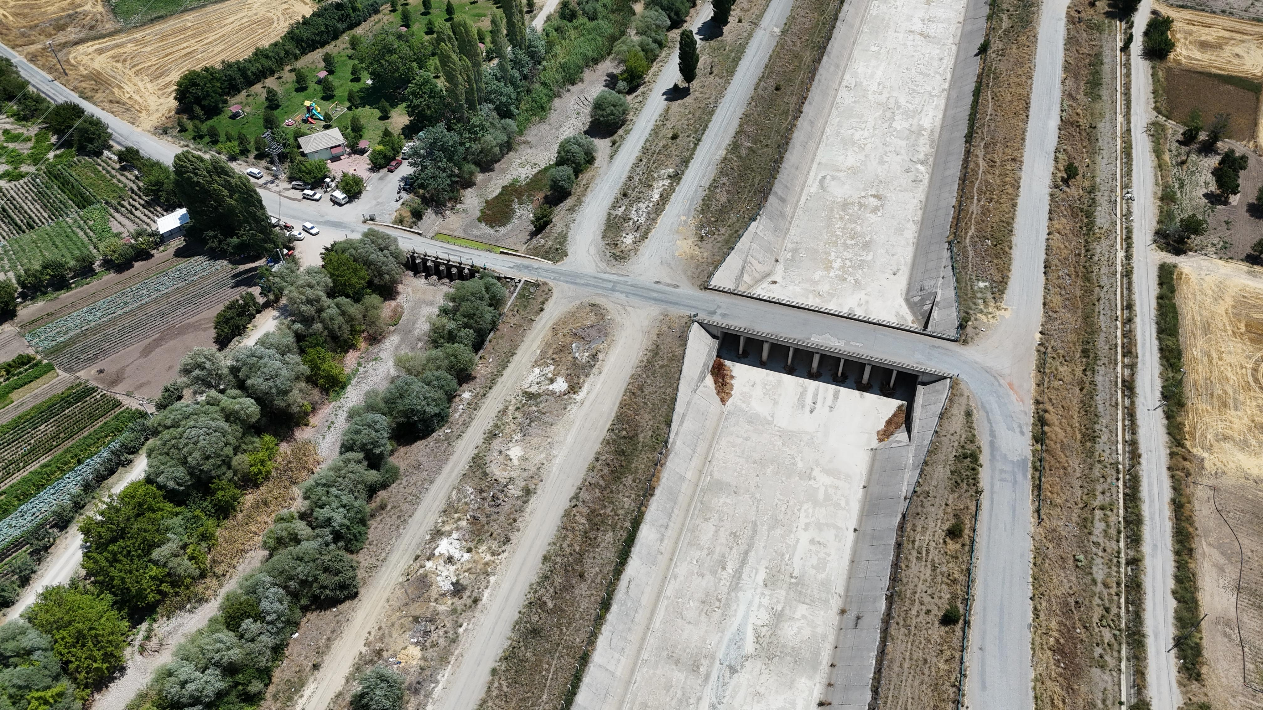Seydişehir Çiftçileri İsyan Etti: Susuz Bırakıldık, Bir de Sulama Parası Talep Ediliyor