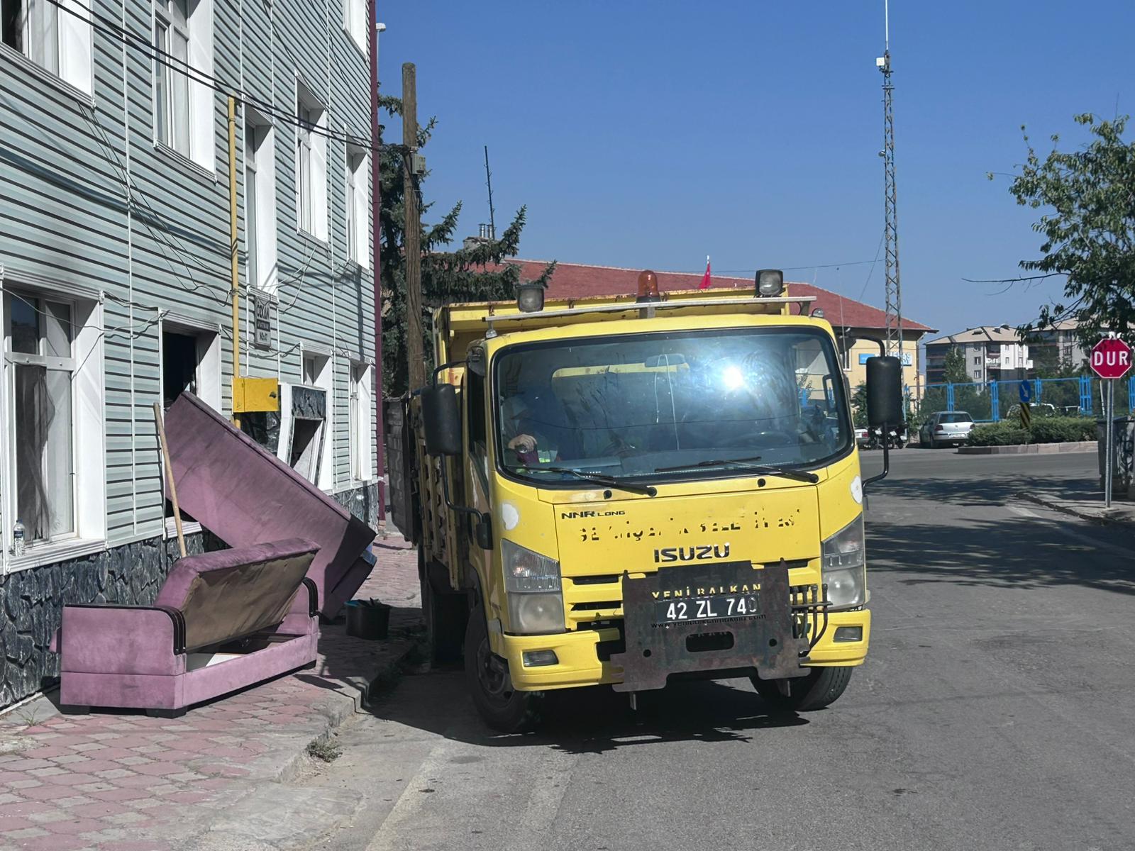 Seydişehir'de Evi Yanan Aileye Belediyeden Büyük Destek
