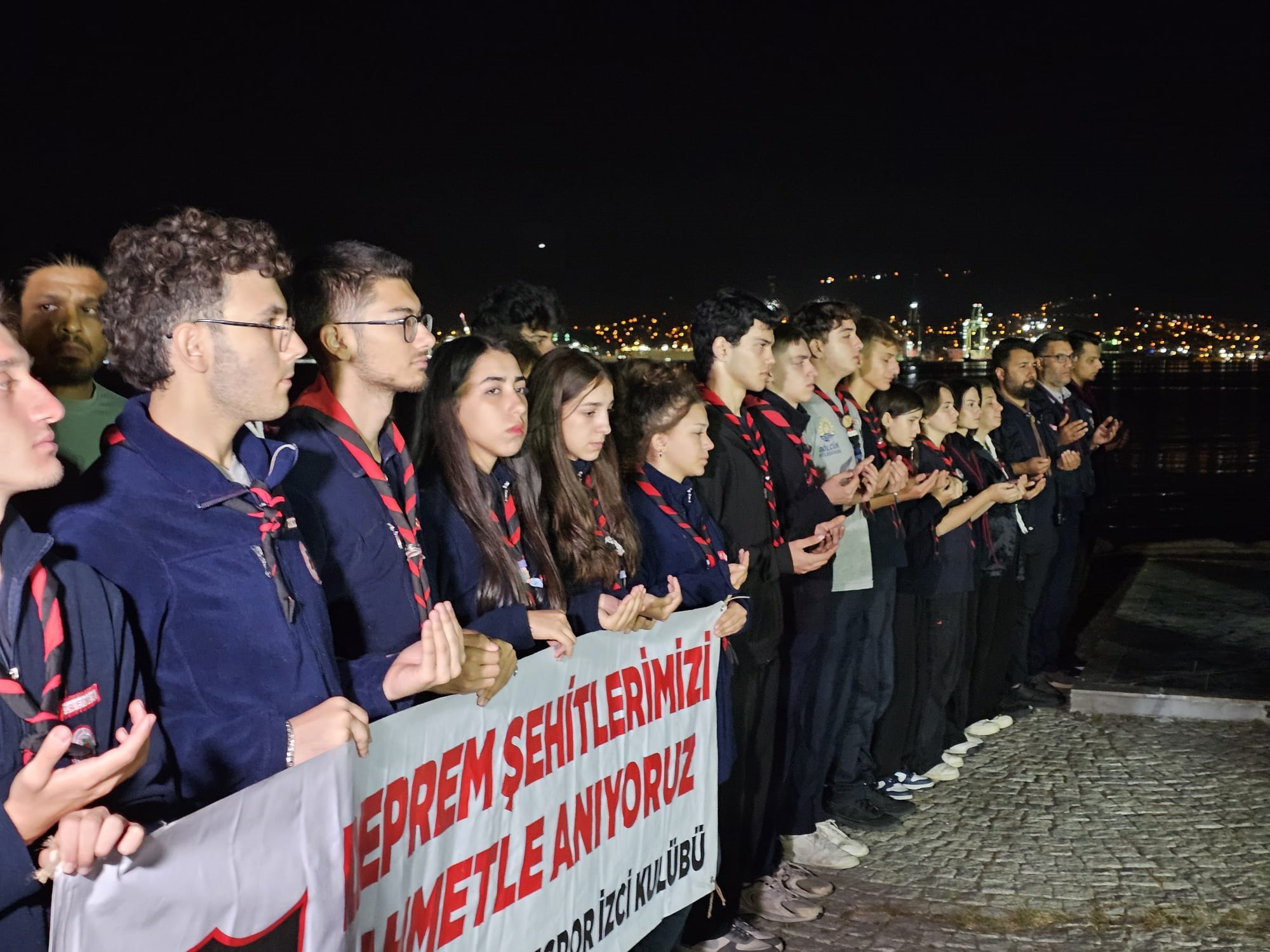 17 Ağustos Depreminde hayatını kaybedenler, depremin merkez üssü Gölcük’te anıldı