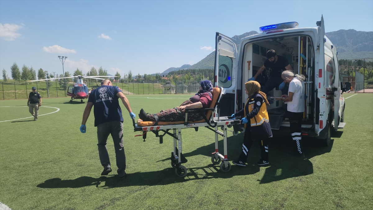 Seydişehir'de hava ambulansı felç geçiren hasta için havalandı