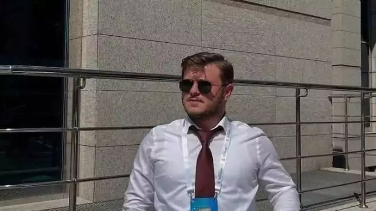 AK Parti Cumayeri Gençlik Kolları Başkanı Eren Tunçel tutukluk yapan silahıyla oynarken hayatını kaybetti