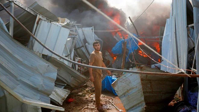 İsrail ordusu Filistinlilerin çadırlarını bombaladı