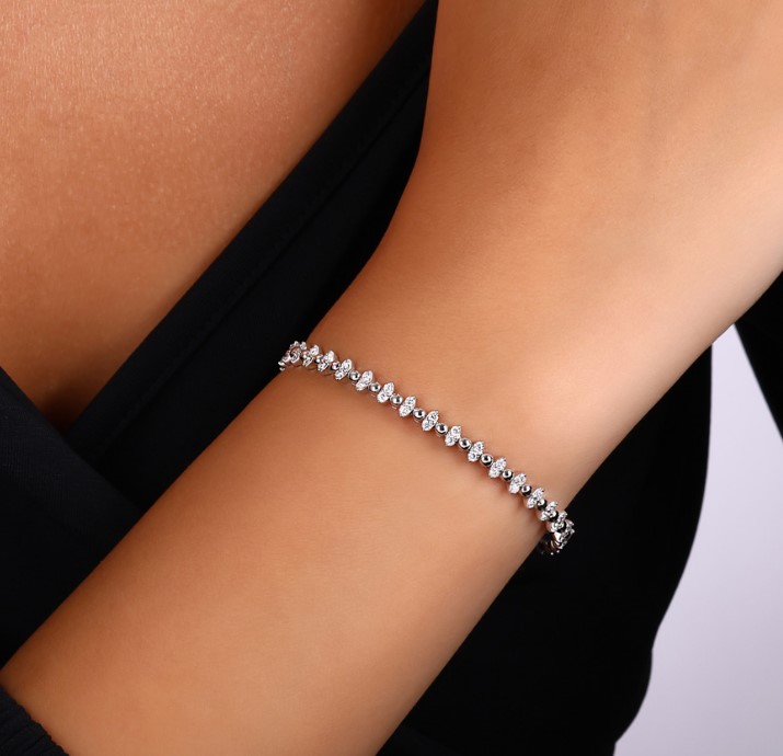 Carats Pırlanta: Doğadaki Işıltıyı Kıyafetlerinizde Hissedin