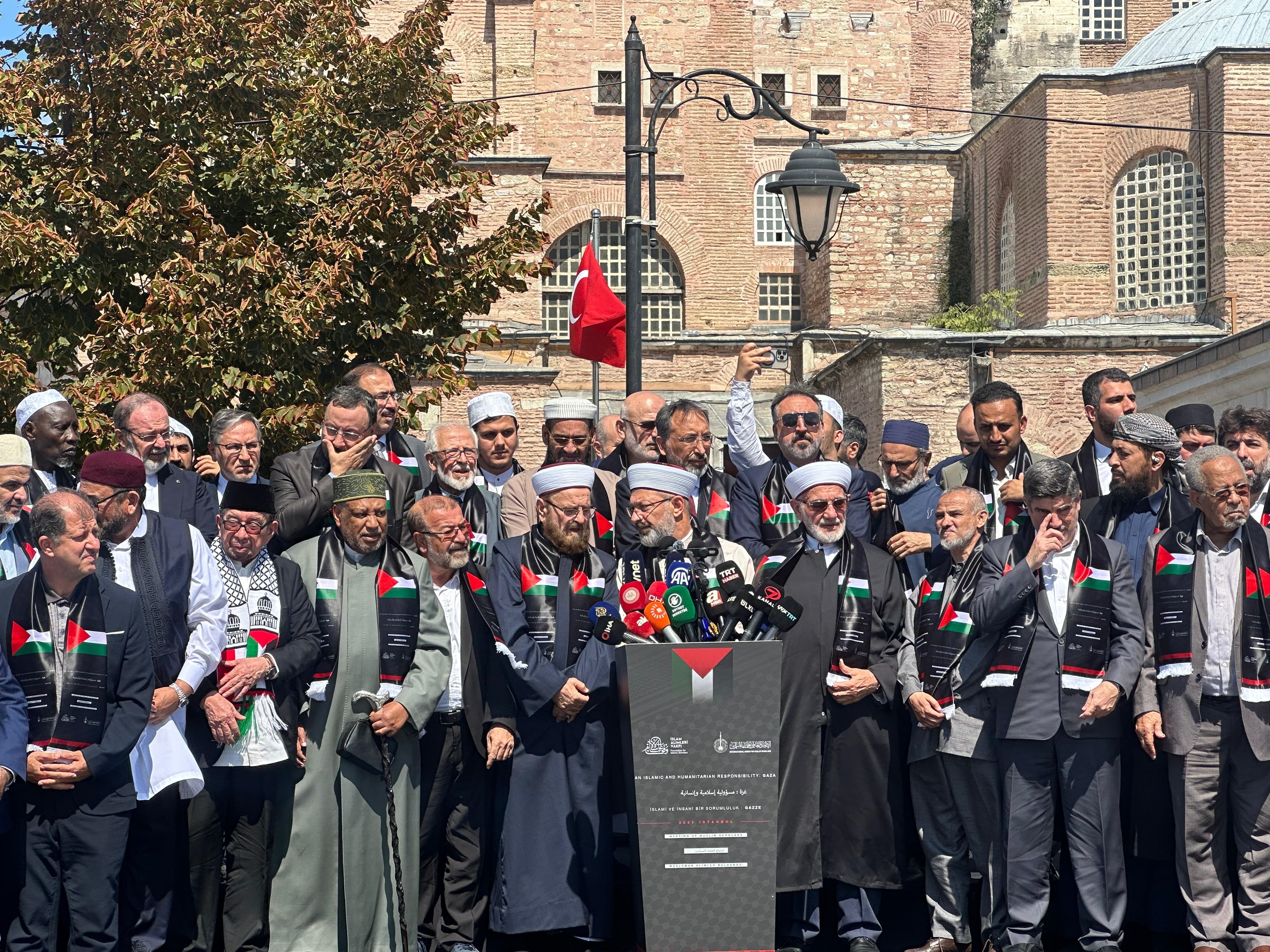 İstanbul - Gazze Konferansı'nın sonuç bildirgesi Ayasofya Camii'nde açıklandı