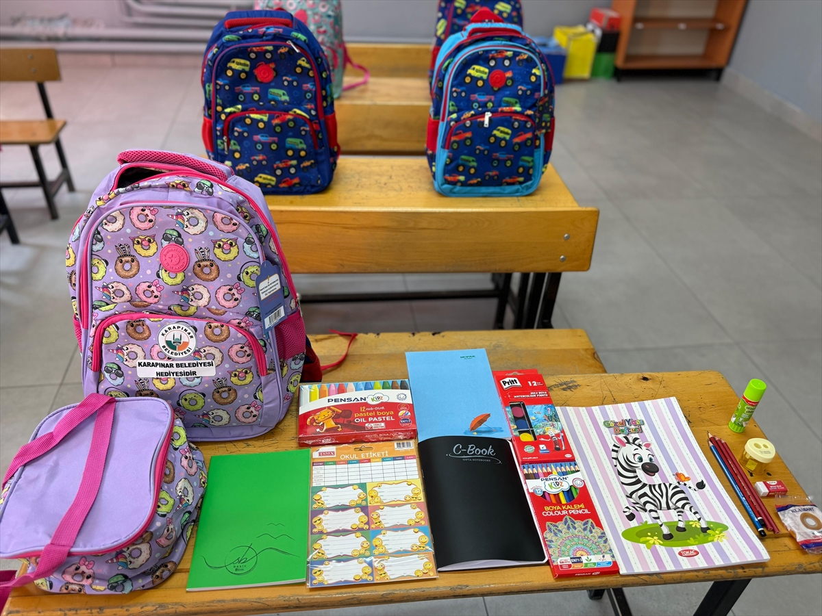 Karapınar'da 900 birinci sınıf öğrencisine kırtasiye desteği
