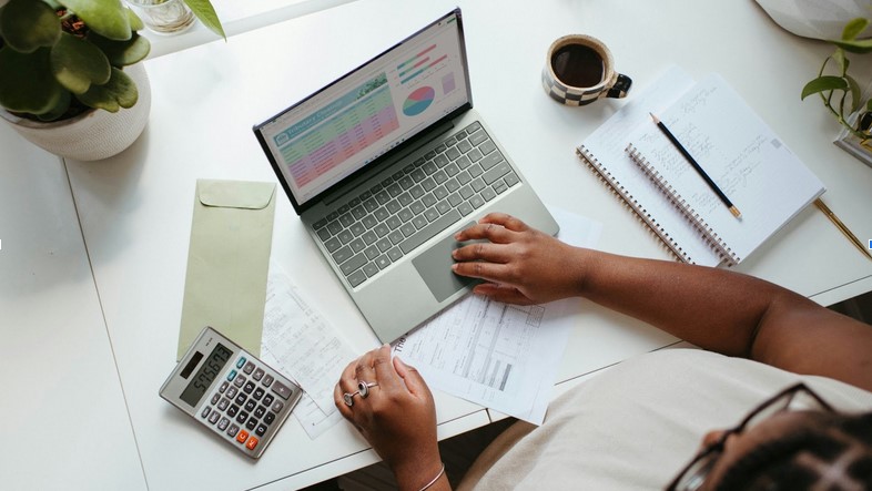 Masa Başında Daha Zinde Kalmanın Yolları