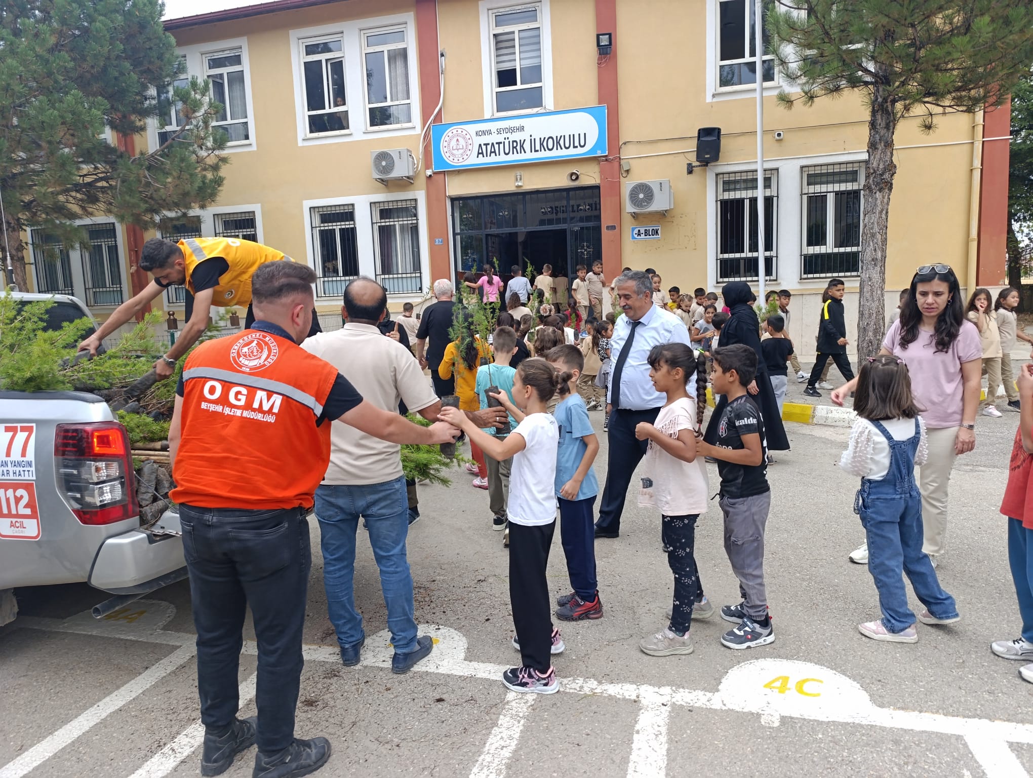 Seydişehir Atatürk İlkokulu'ndan Anlamlı Etkinlik: "Her Çocuk Bir Fidan, İlk Ders Yeşil Vatan"