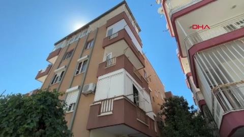 Antalya'da akli dengesi yerinde olmadığı iddia edilen şahıs vefat eden babası ile birlikte 3 gün boyunca aynı evde yaşadı.