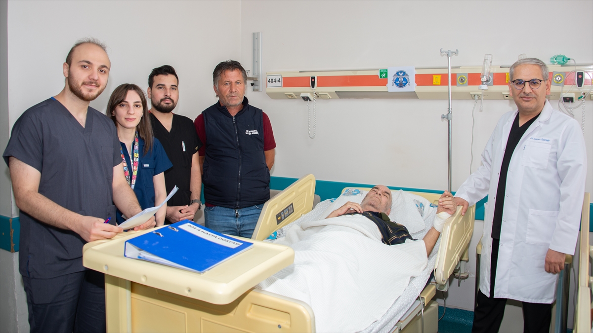 Konya'da 65 yaşındaki hastanın tıkalı iki şah damarı başarılı operasyonla açıldı