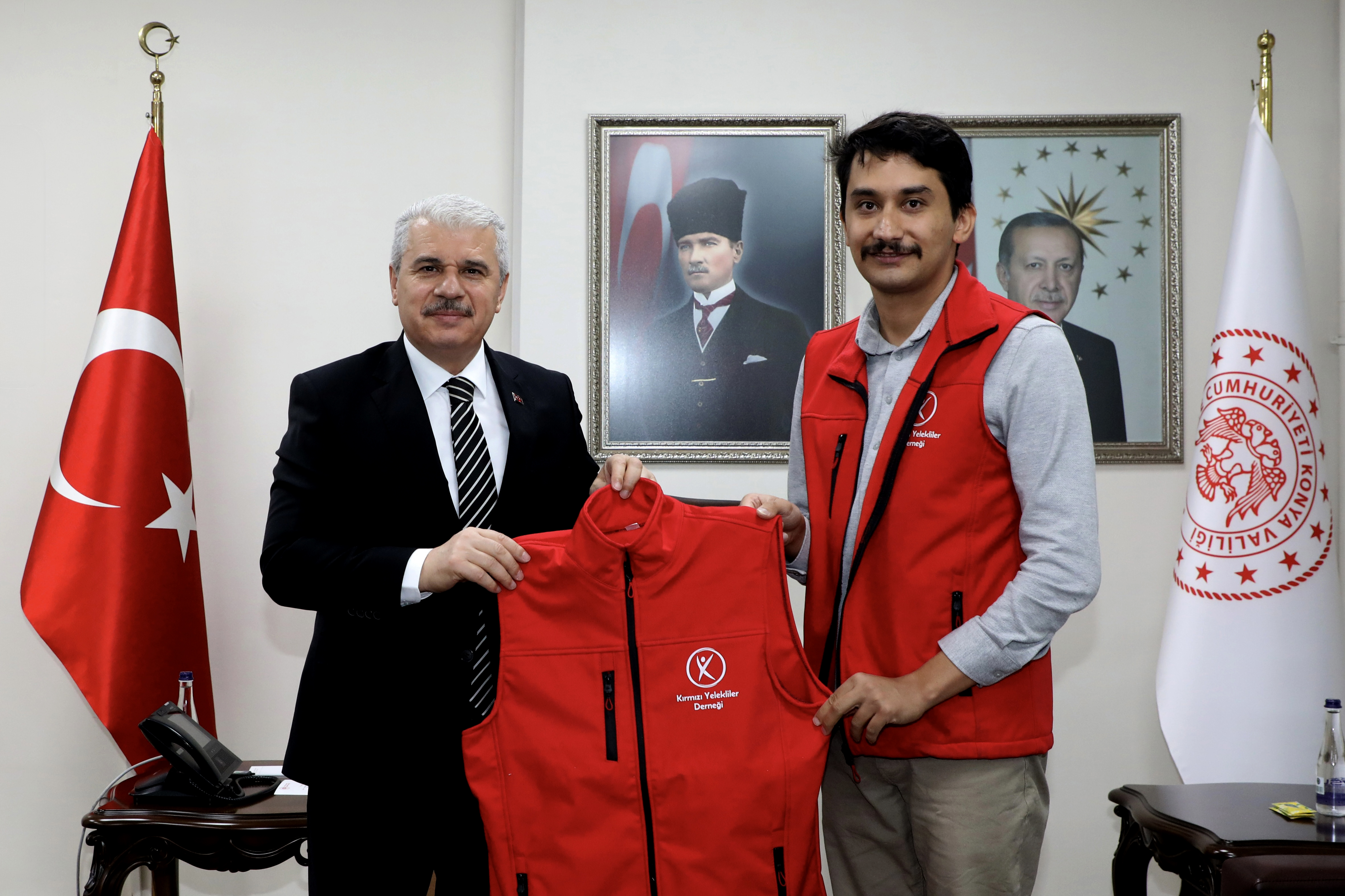 Kırmızı Yelekliler Derneği'nden Konya Valiliği ve AFAD'a Ziyaret: Gönüllülük ve İş Birliği Mesajları