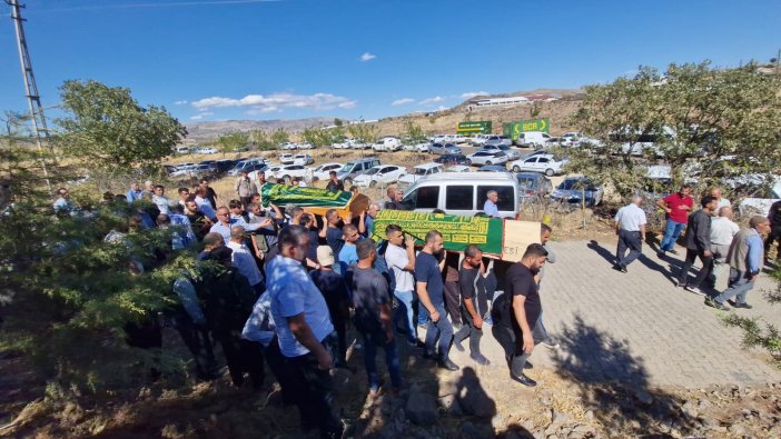  Diyarbakır'da 4 Kuzen; Kurtarmak İçin Atladılar, Hepsi Yan Yana Toprağa Verildi