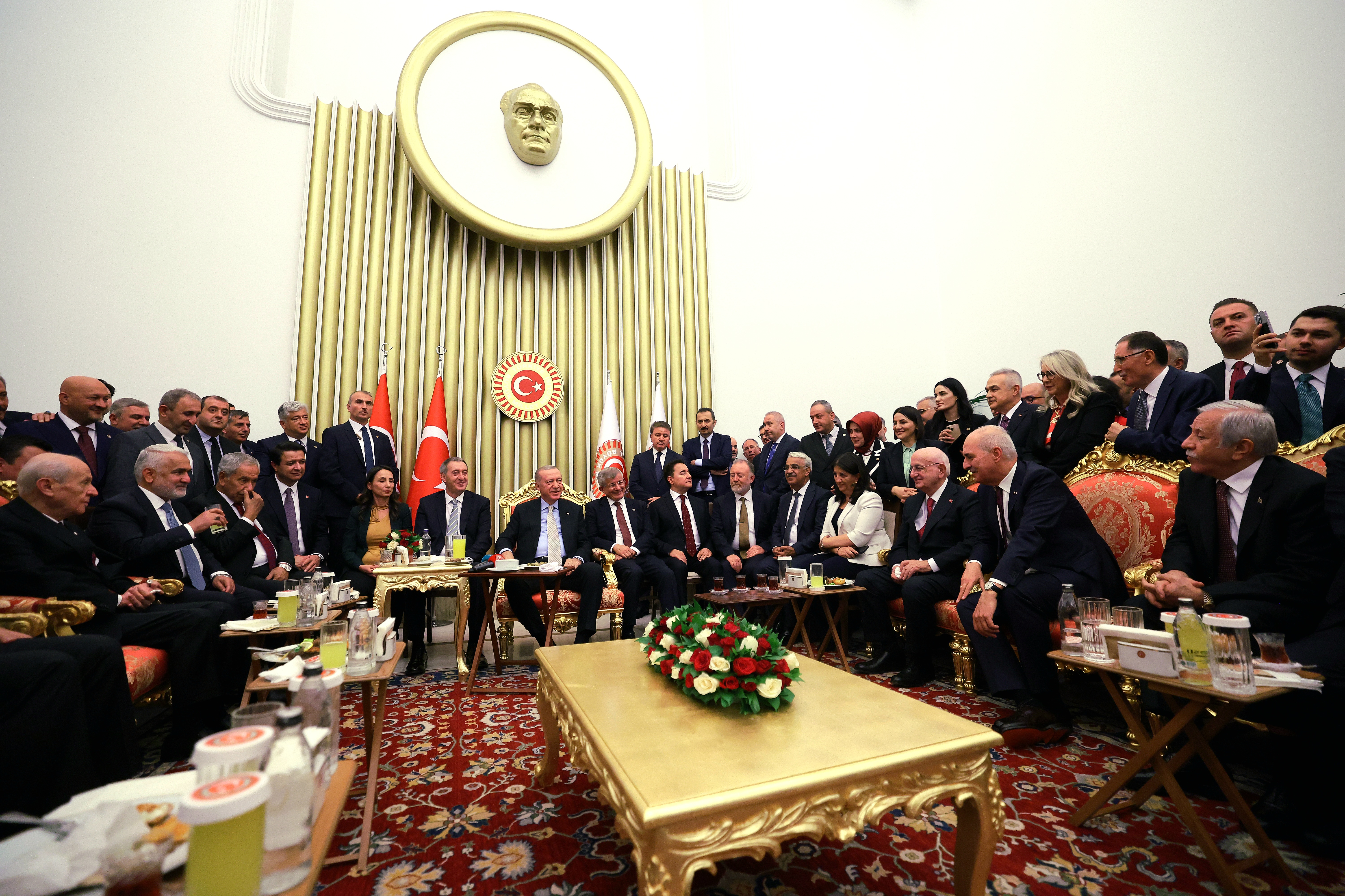 Mecliste yeni yasama yılı dolayısıyla resepsiyon düzenlendi