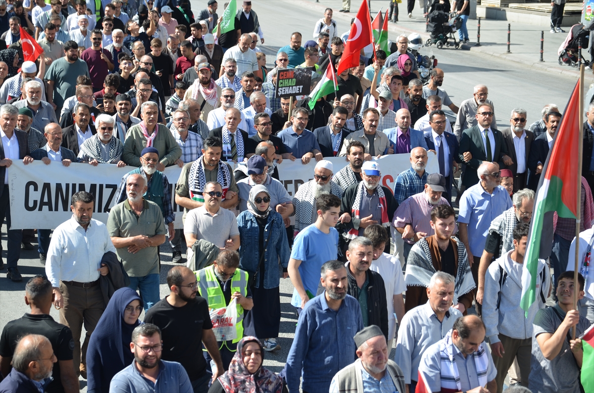 Konya'da Küresel Sumud Filosu'na destek yürüyüşü yapıldı