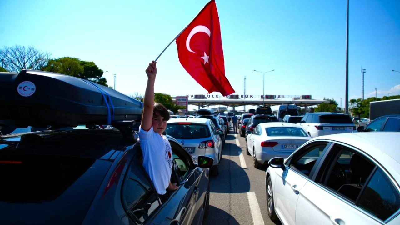 Yabancı Plakalı Araçlar Trafik Cezası Borcu Ödenmeden Sınırdan Çıkamayacak
