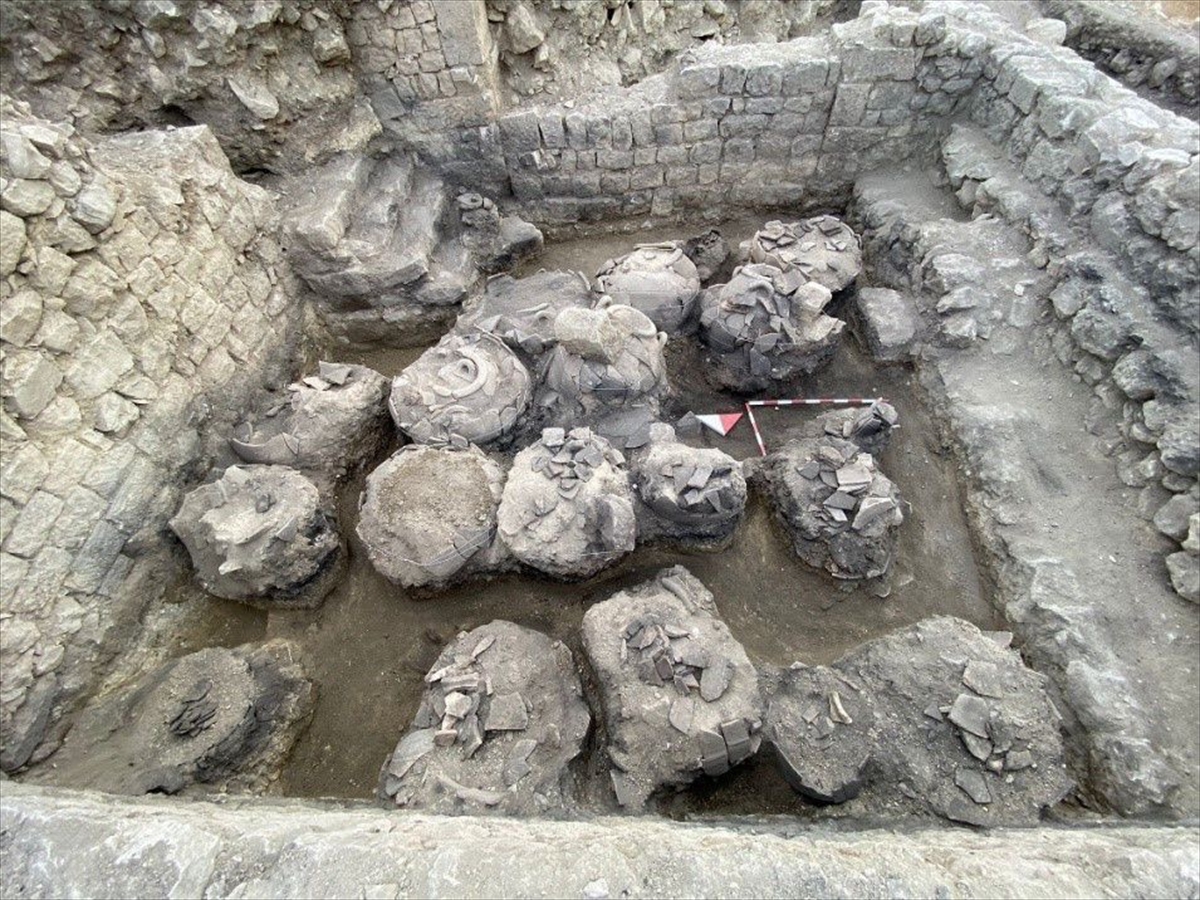 Karaman Valiliğinden Topraktepe Antik Kenti'nde bulunan ekmeklere ilişkin açıklama