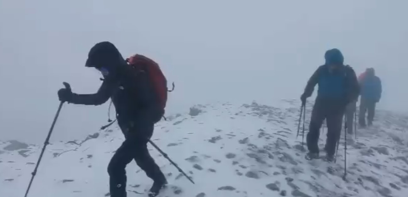 Uludağ'ın zirvesi beyaza büründü