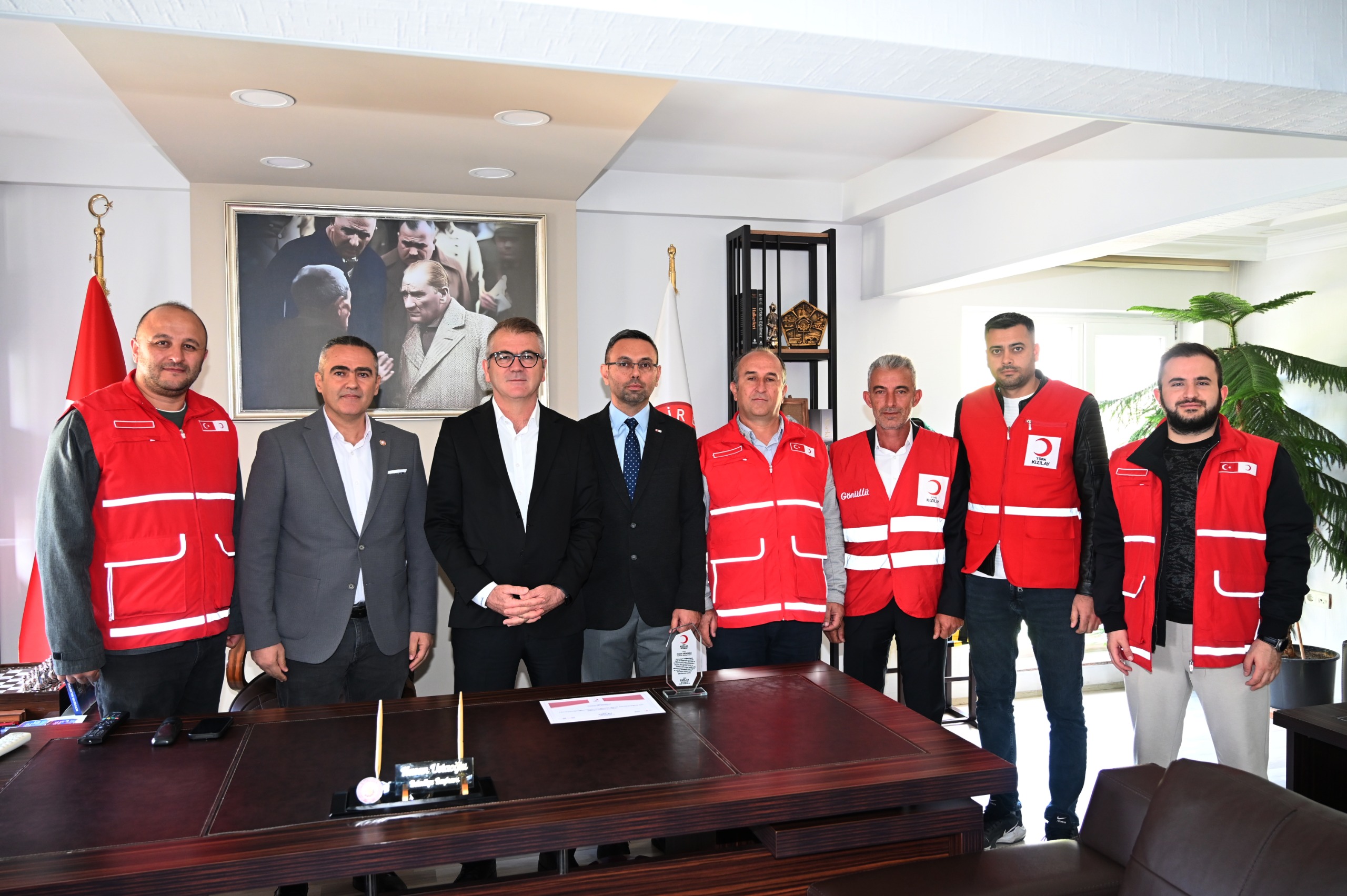 SEYDİŞEHİR KIZILAY'DAN BELEDİYE BAŞKANI HASAN USTAOĞLU'NA TEŞEKKÜR ZİYARET 