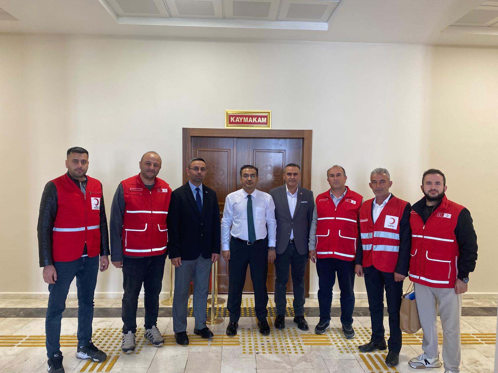 SEYDİŞEHİR KIZILAY'DAN KAYMAKAM BEY'E TEŞEKKÜR ZİYARETİ