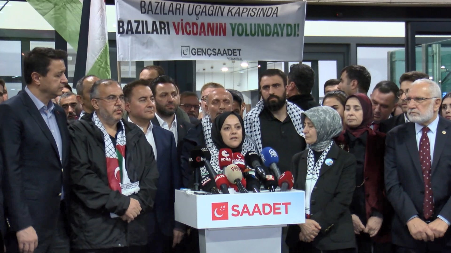 İstanbul - Özgürlük Filosu'nda alıkonulan 3 milletvekili İstanbul'a geldi