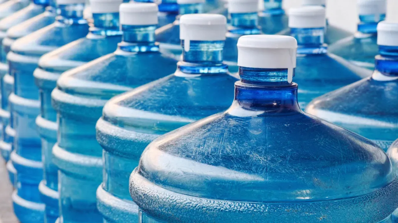 BİR YILDA İKİ KEZ ZAM: DAMACANA SU LÜKS OLDU, FİYATLAR UÇTU!