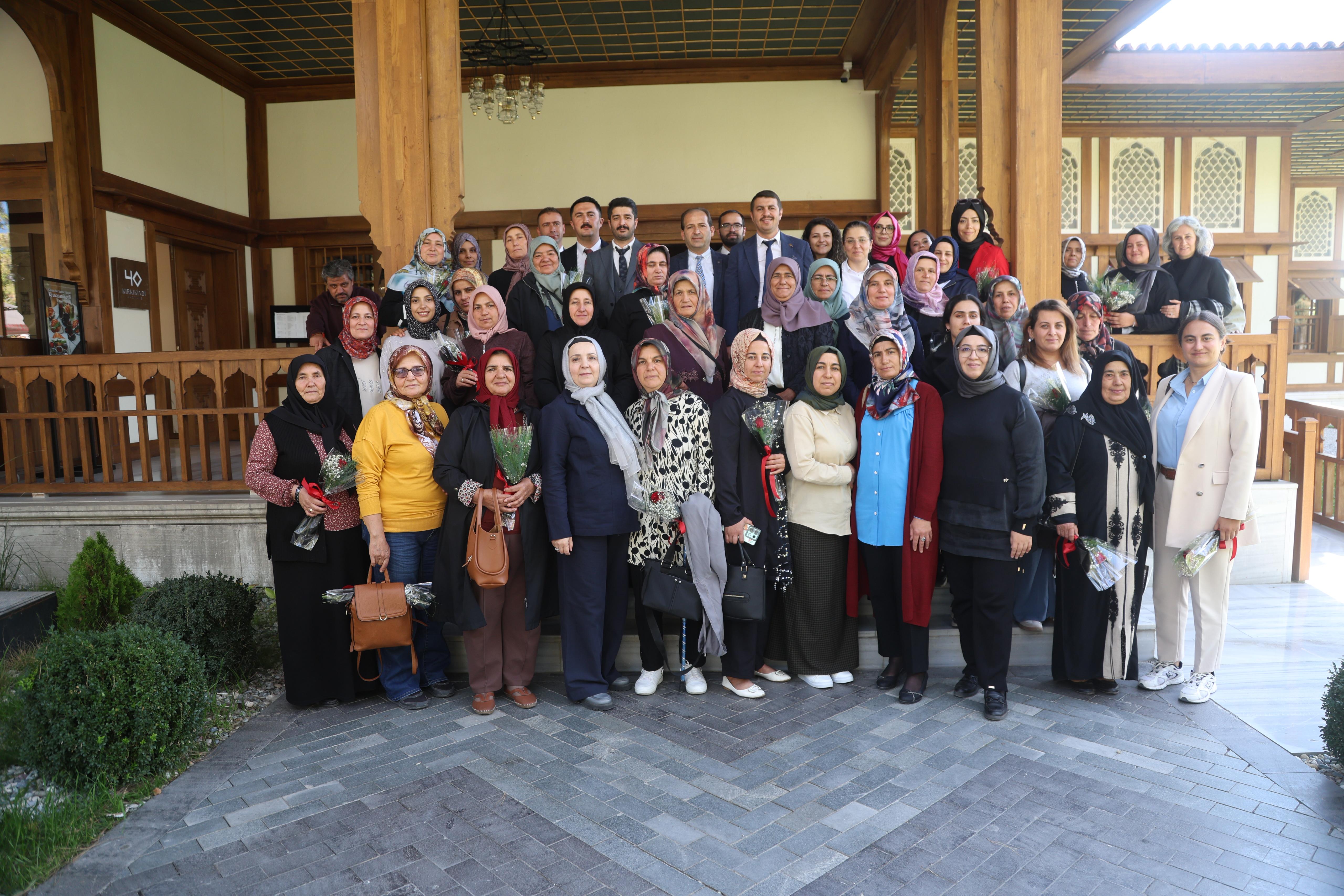 KONYALI KADIN ÇİFTÇİLER “DÜNYA KADIN ÇİFTÇİLER GÜNÜ”NDE BÜYÜKŞEHİR’İN ETKİNLİĞİNDE BULUŞTU