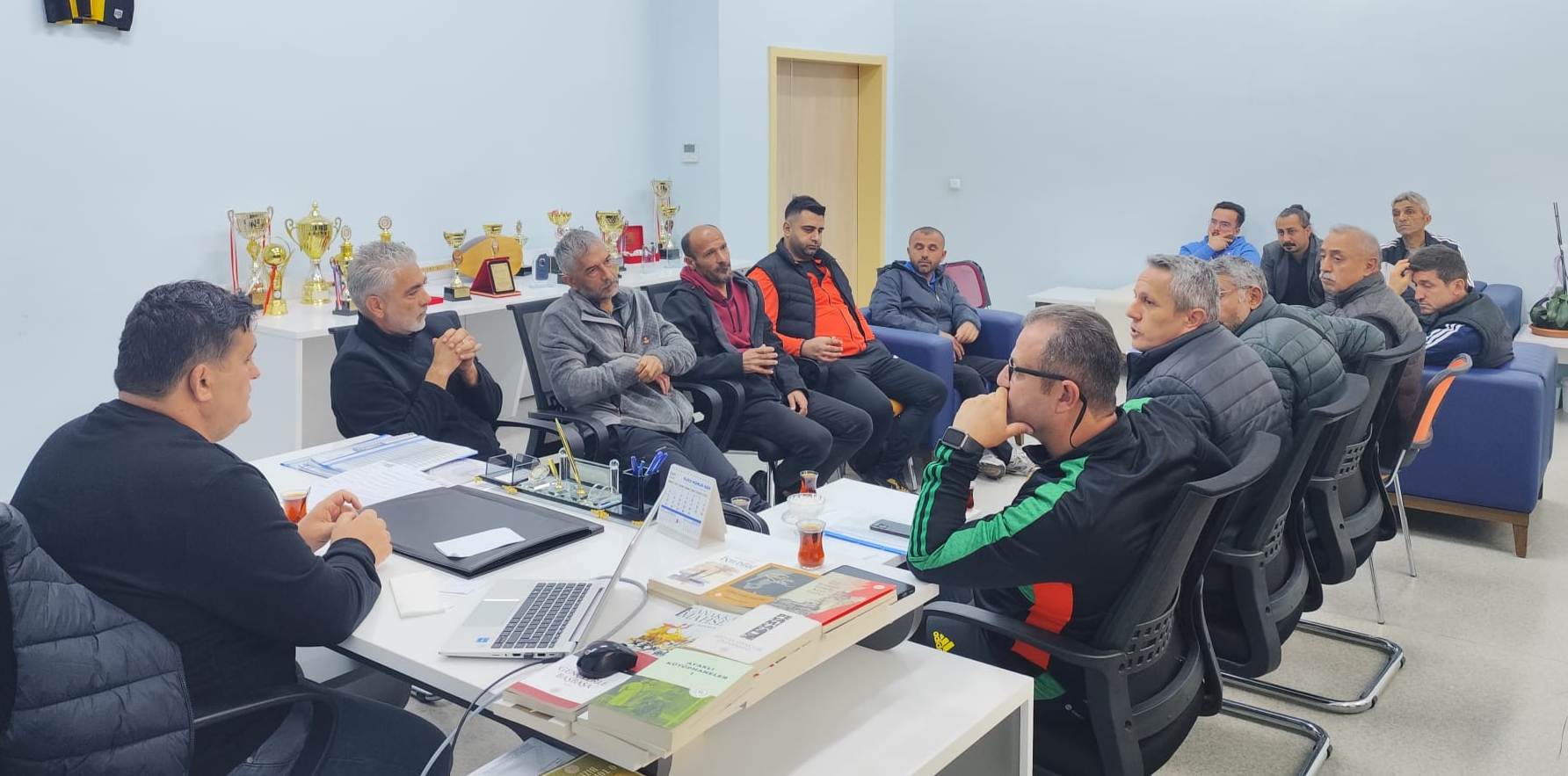 SEYDİŞEHİR’DE SPOR KULÜPLERİ İSTİŞARE TOPLANTISI GERÇEKLEŞTİRİLDİ