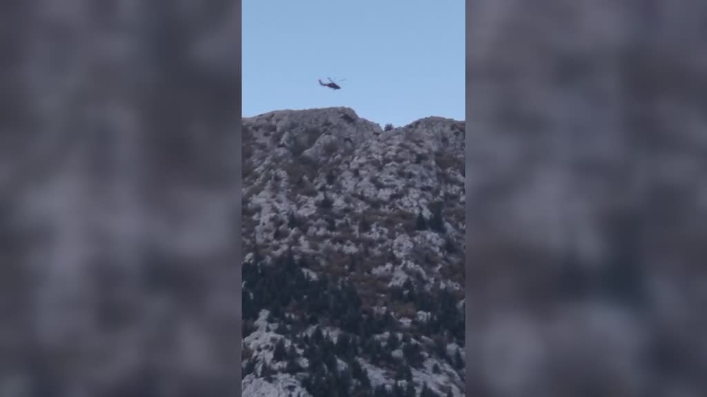 Akseki'de dağda mahsur kalan jeoloji mühendisleri askeri helikopterle kurtarıldı