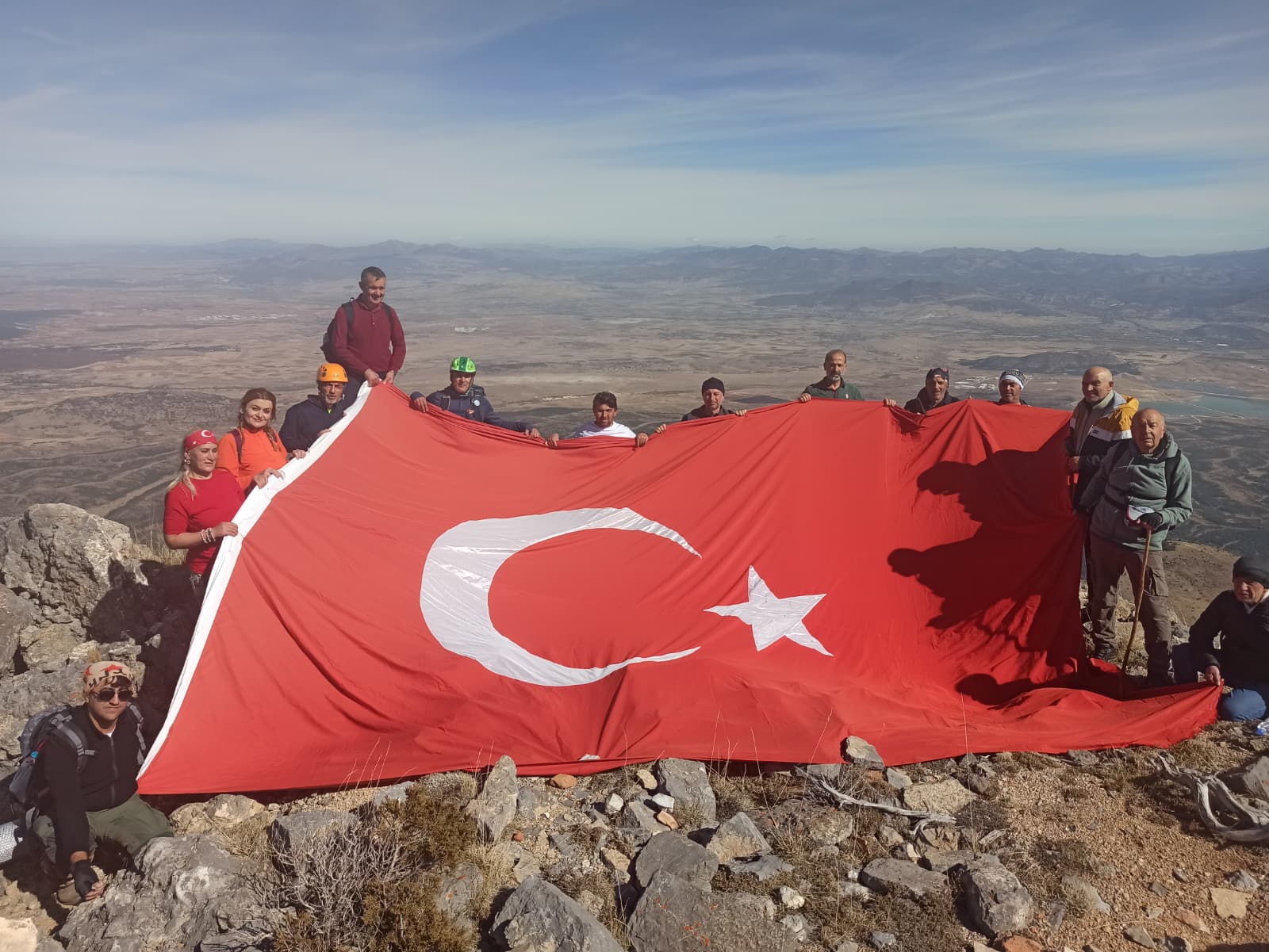 Seydişehirli Dağcılardan Coşkulu Cumhuriyet Tırmanışı