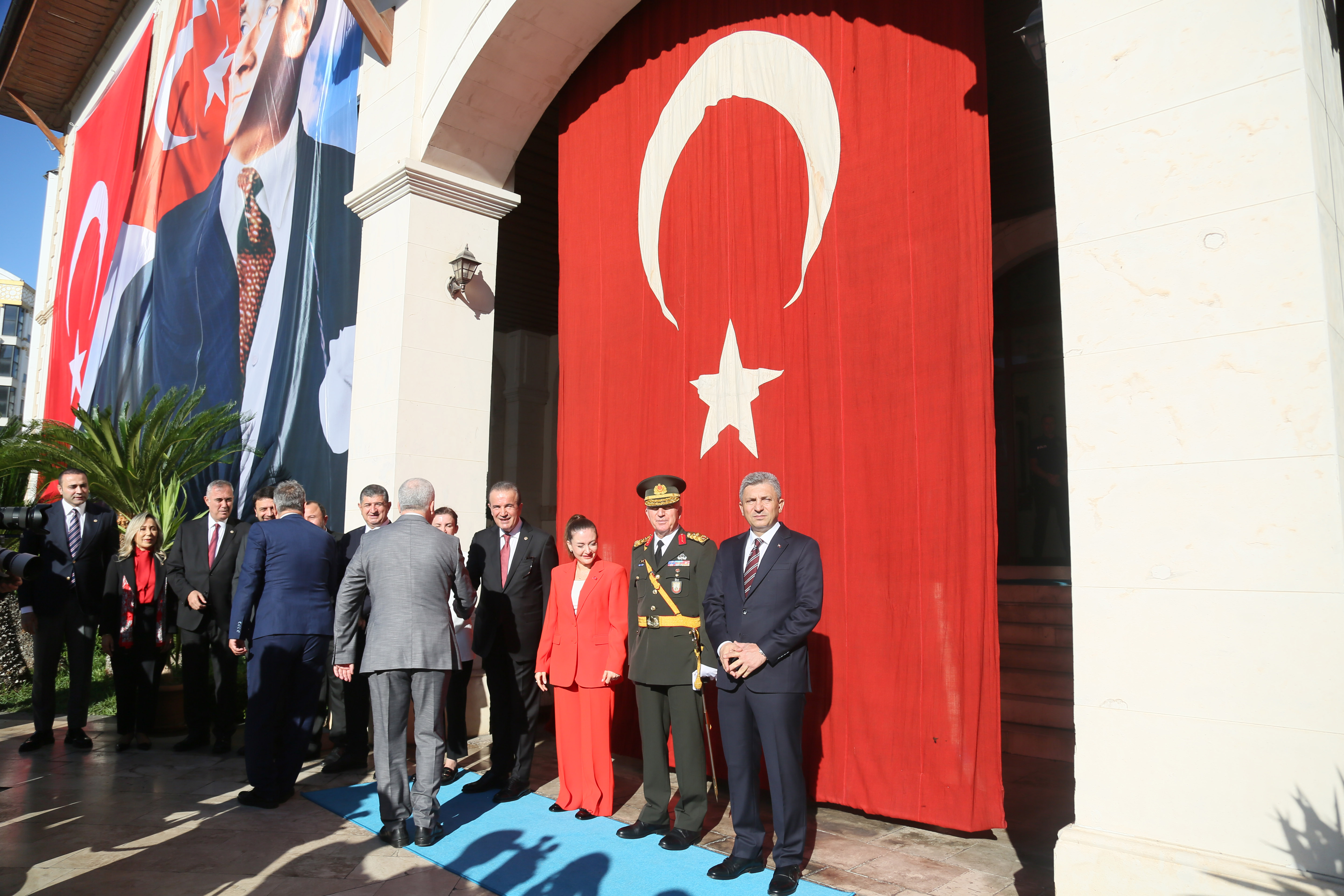 Antalya - Cumhuriyet'e tanıklık eden Türk bayrağı