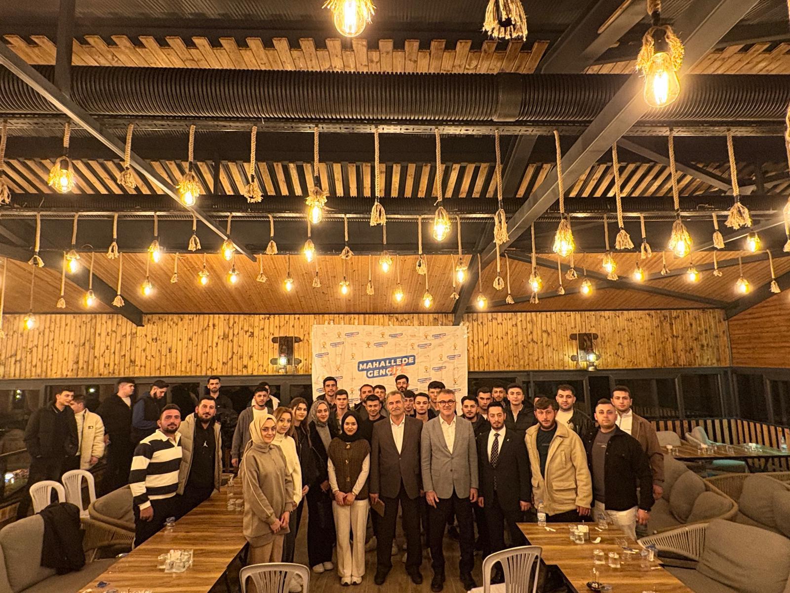 BAŞKAN USTAOĞLU AK PARTİ SEYDİŞEHİR GENÇLİK KOLLARIYLA BULUŞTU