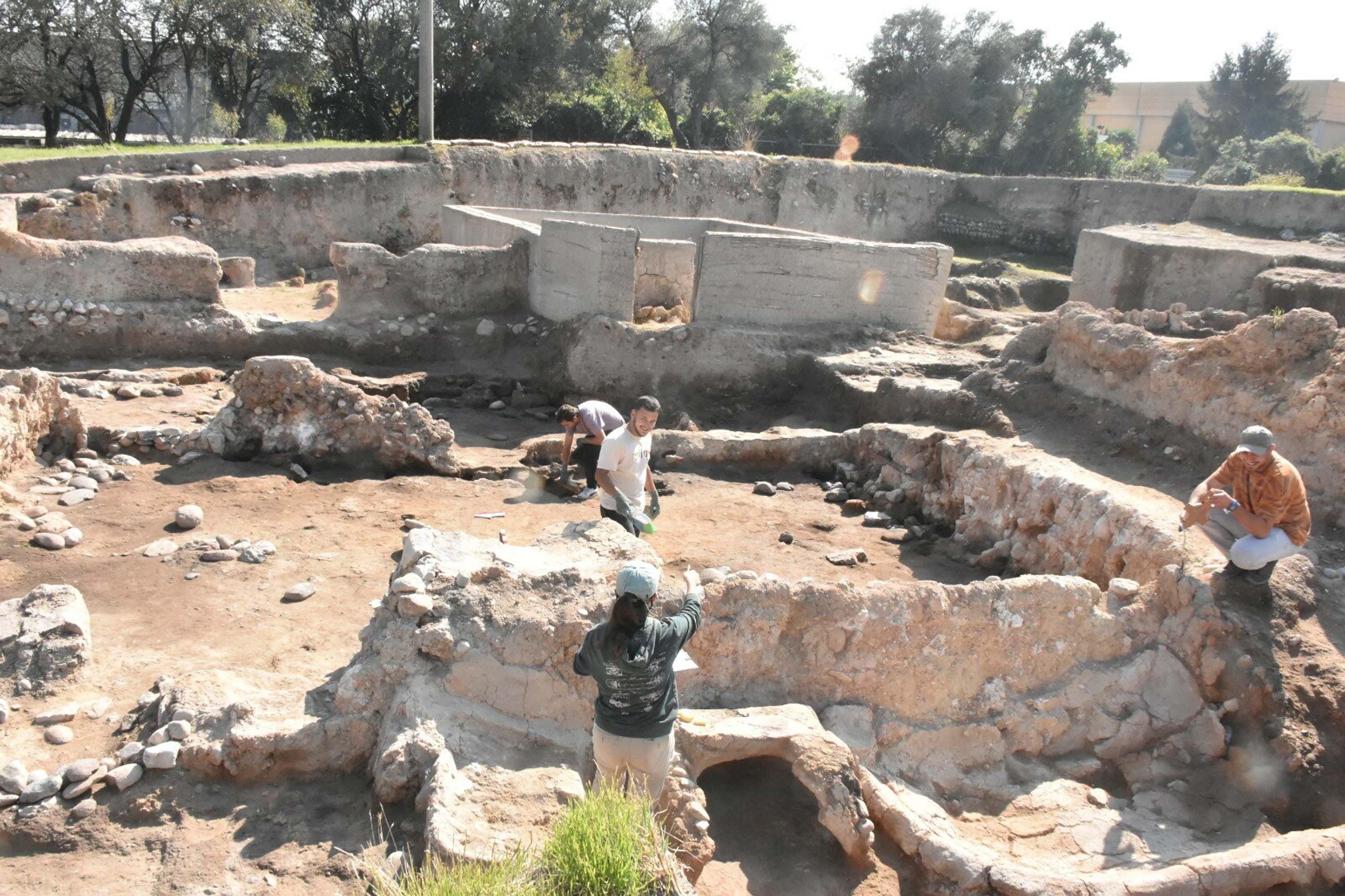 Ulucak'ta, atölyede seramik üretimi 8 bin yıl önce başlamış(