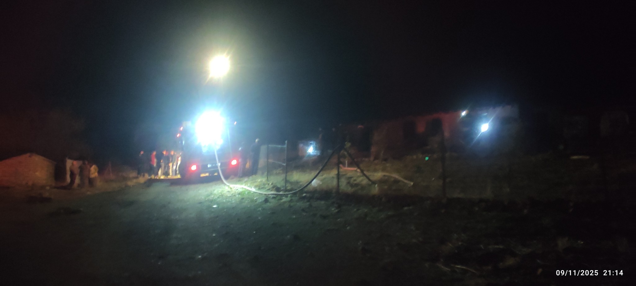 Yayla Evindeki Yangın, Duyarlı Komşular ve İtfaiye Sayesinde Büyümeden Söndürüldü