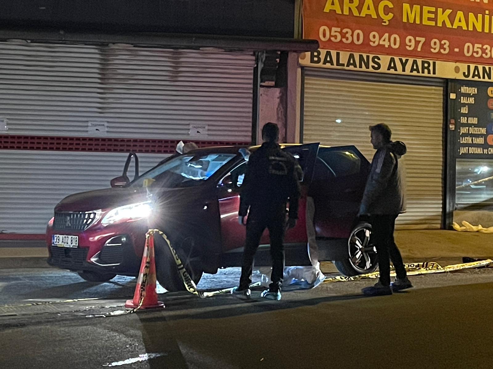 İstanbul - Büyükçekmece'de otomobildeki tartışma kanlı bitti: 2 ölü, 1 ağır yaralı