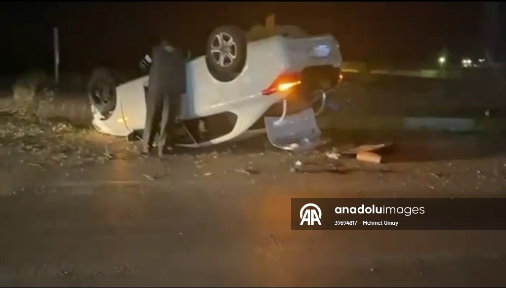 Konya'da otomobil devrildi, 3 kişi yaralandı