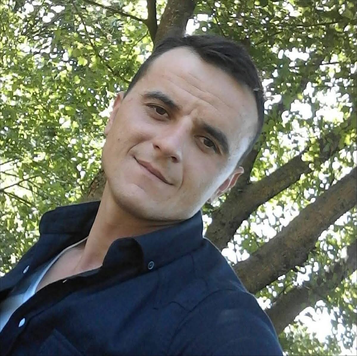 Zonguldakta Yere düşen yaya, servis minibüsünün altında kalarak öldü; kaza anı kamerada