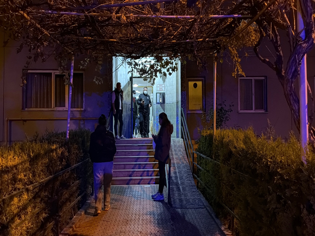 Eskişehirde İlaçlattığı evinde ölü olarak bulundu