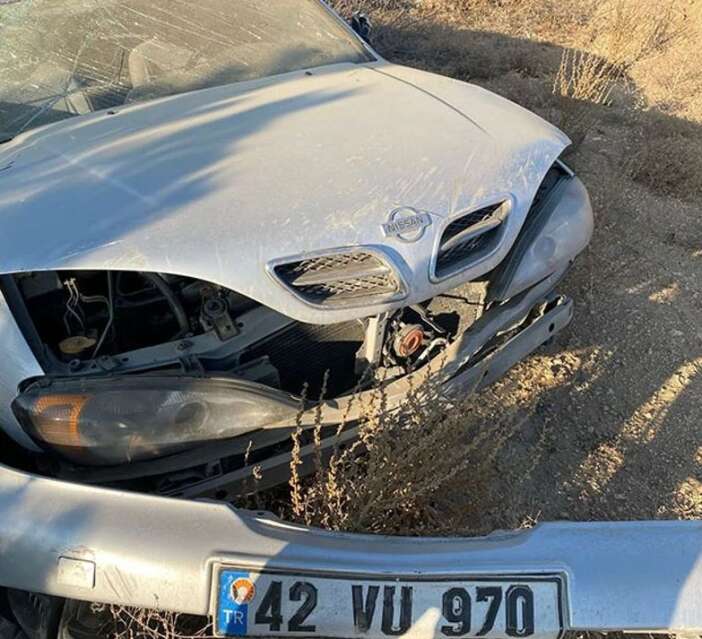 Konya'da şarampole devrilen otomobildeki 4 kişi yaralandı