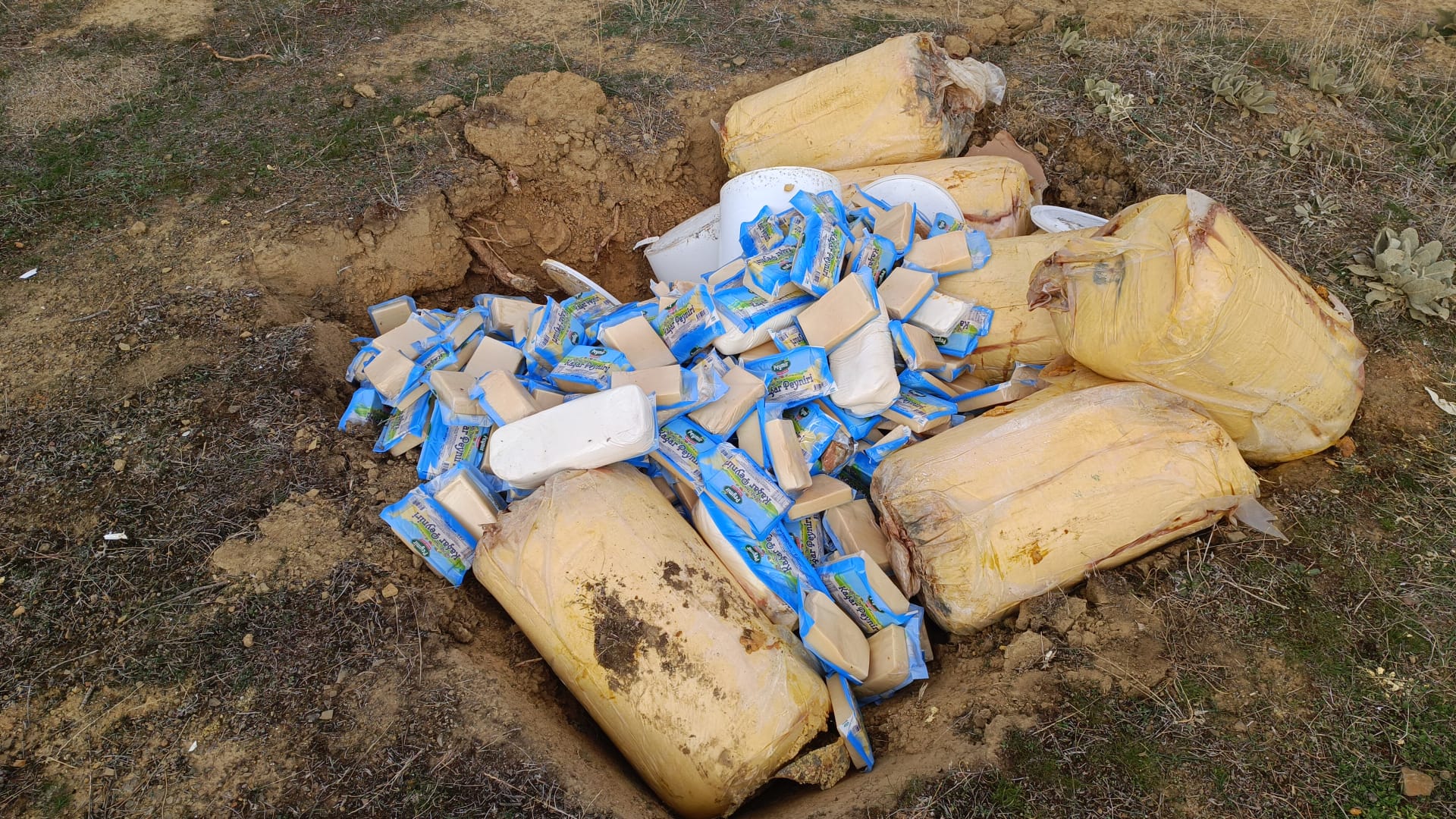 Seydişehir’de Kilolarca Son Kullanma Tarihi Geçmiş Süt Ürünü Doğaya Atıldı