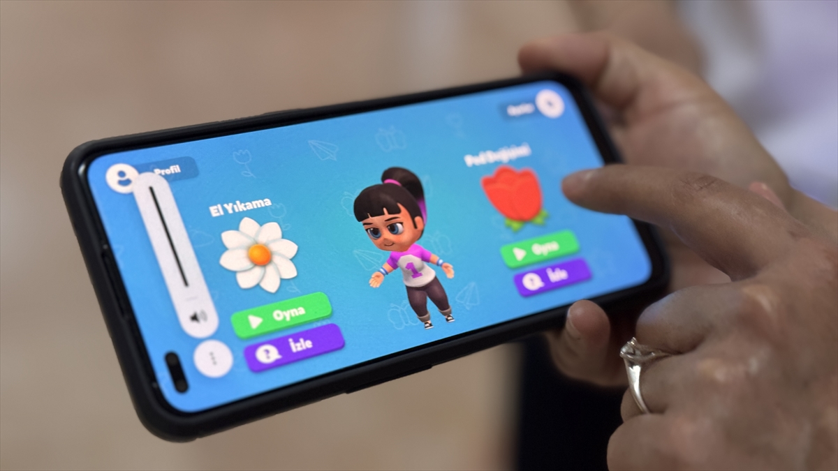 KONYA - Zihinsel engelli kızlara öz bakım becerisi kazandırılması için mobil uygulama geliştirildi