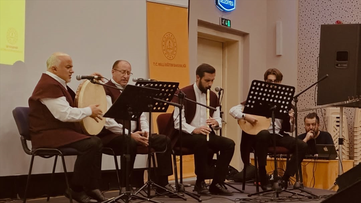 Seydişehirde Öğretmen Akademilerinden tasavvuf dinletisi