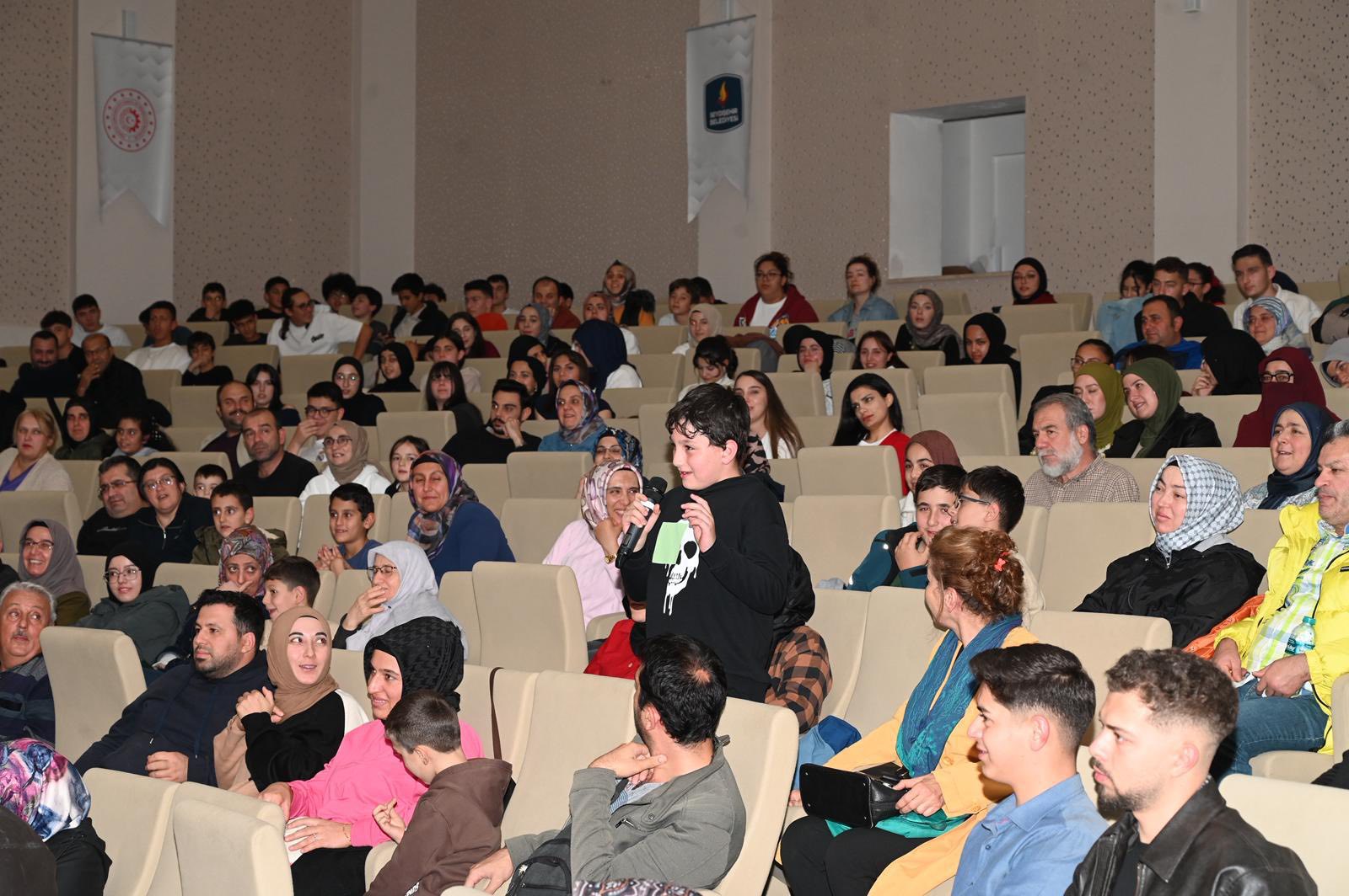 EFİLOĞLU, “ÇOCUKLARIMIZ DİJİTAL DÜNYANIN TAM KALBİNDE BÜYÜYORLAR”