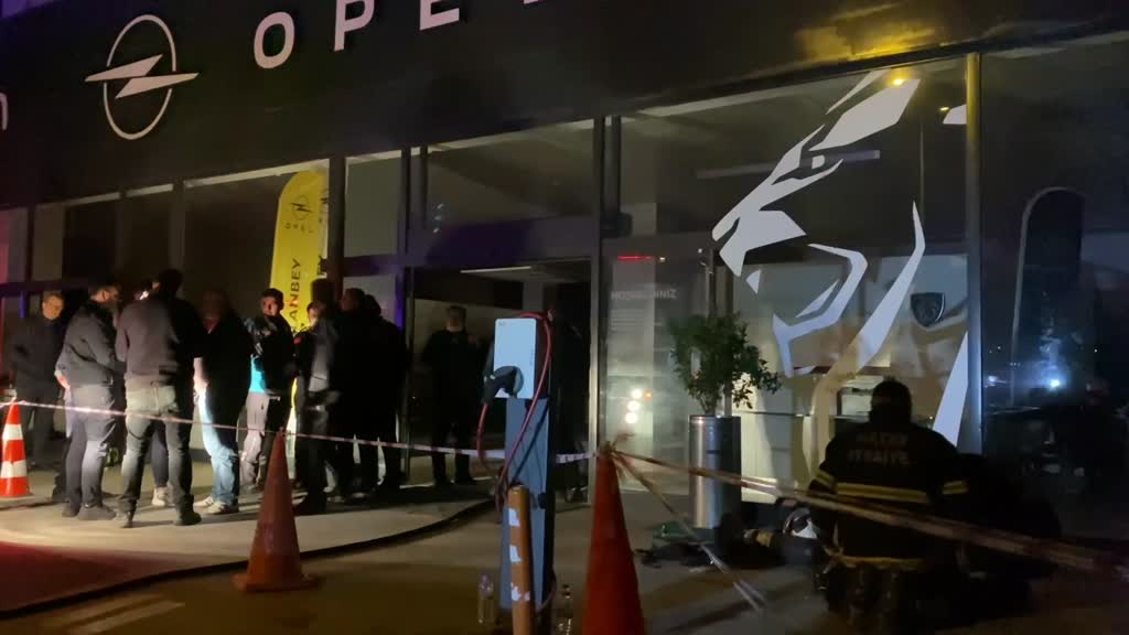 HATAY - Yangın çıkan binada 2 kişi öldü, 14 kişi dumandan etkilendi 