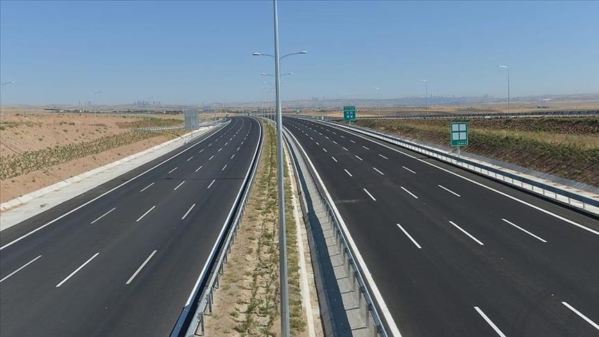 Türkiye'nin bölünmüş yol ağı 22 yılda yaklaşık 5 katına çıktı