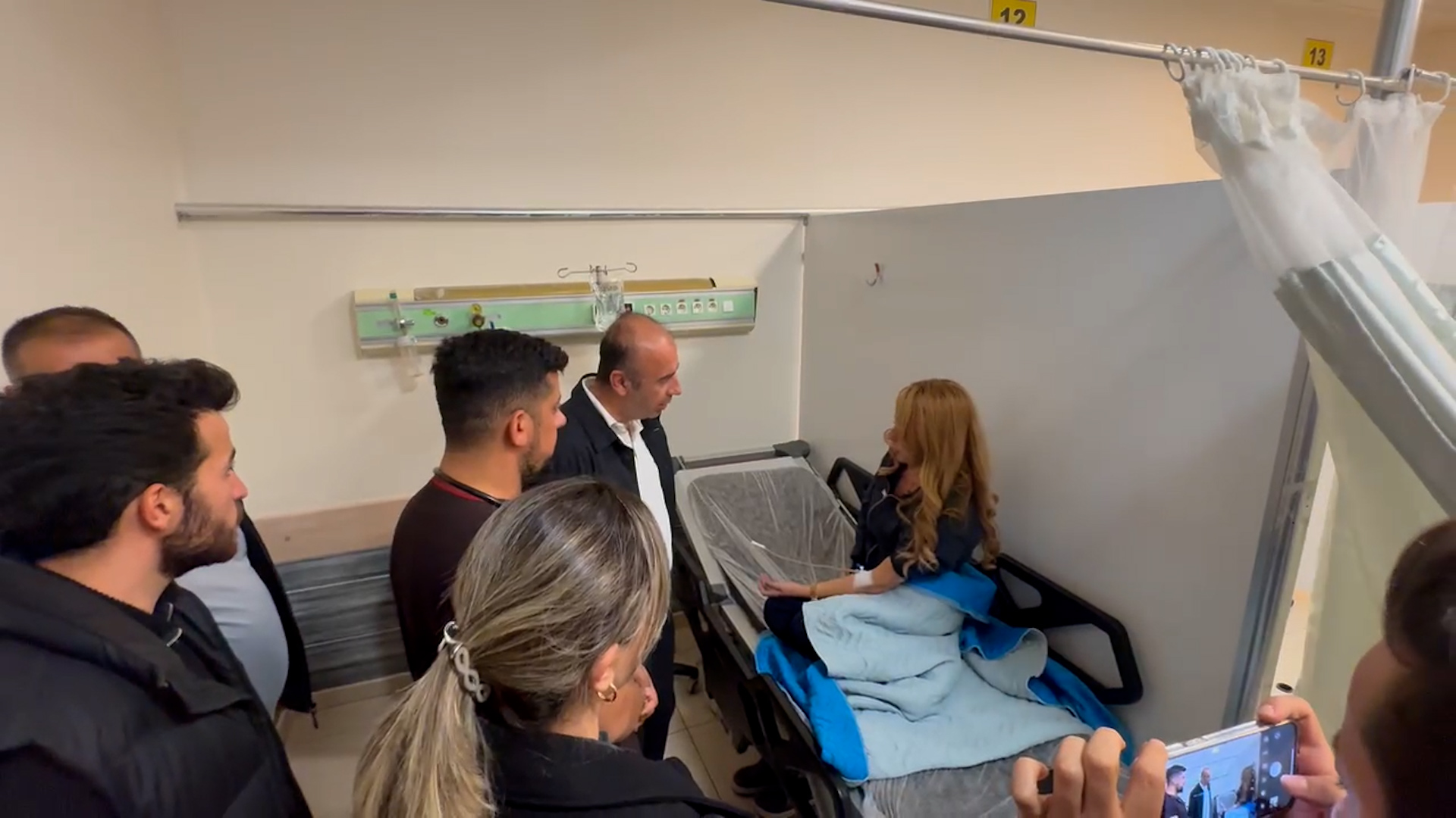 Adıyaman'da 70 üniversite öğrencisi, gıda zehirlenmesi şüphesiyle hastaneye kaldırıldı