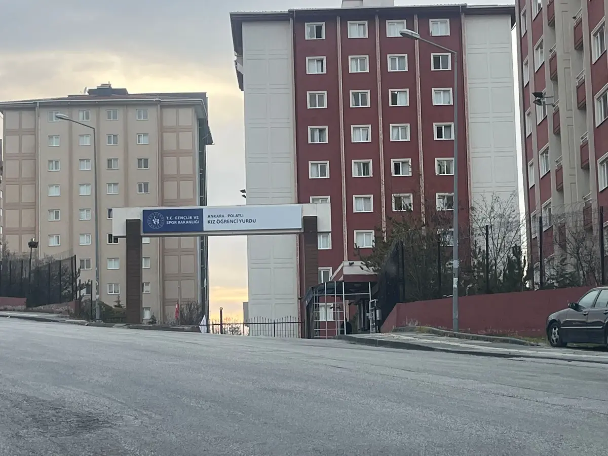 Ankara - Yurdun 4'üncü katından düşen üniversite öğrencisi, ağır yaralandı