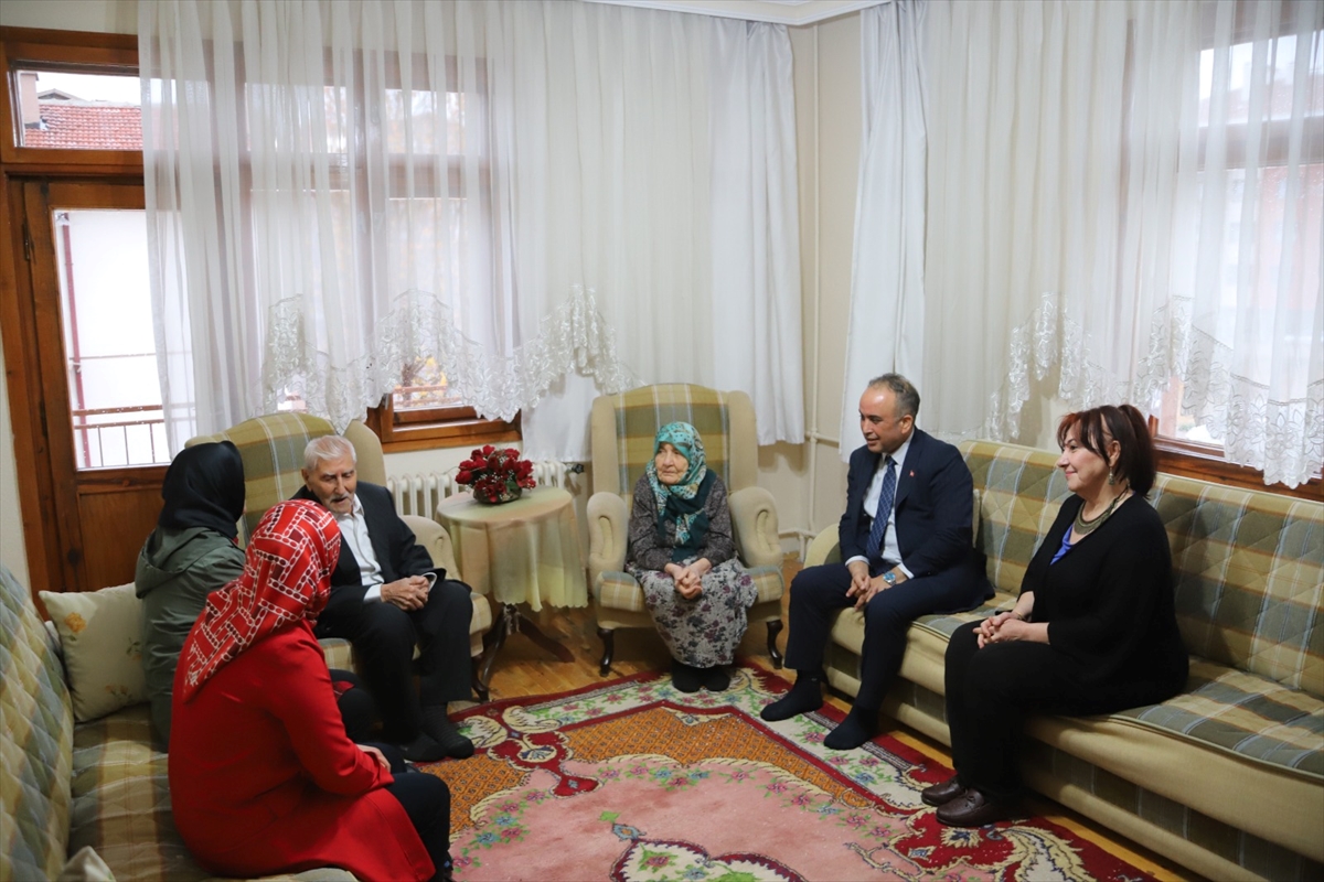 Konya'da 102 yaşındaki emekli öğretmen ve yurt müdürüne vefa ziyareti
