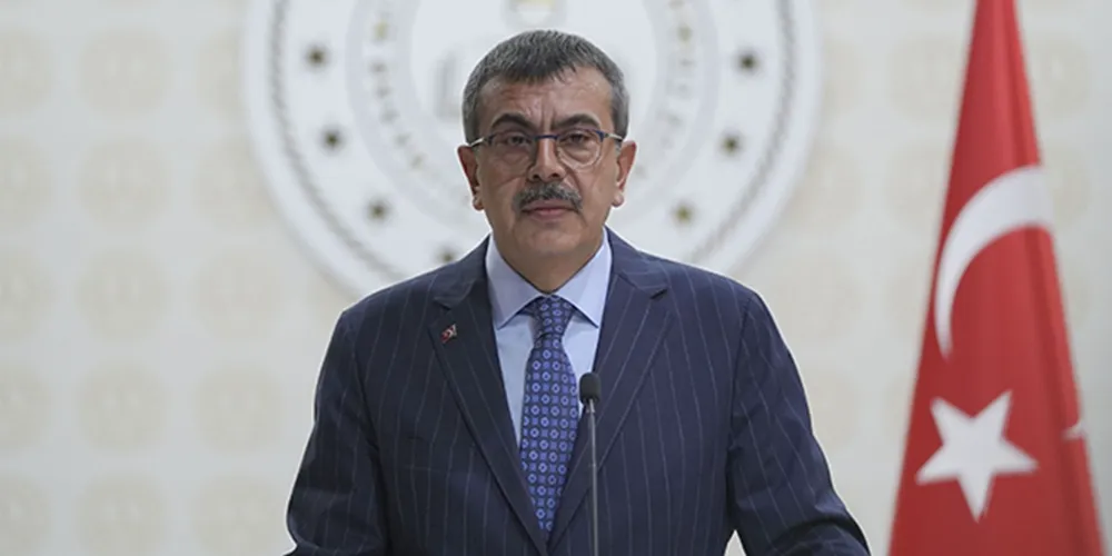 Milli Eğitim Bakanı Tekin'den Önemli Açıklamalar: Ara Tatiller Kalkabilir, Kayıt Sistemi Değişiyor