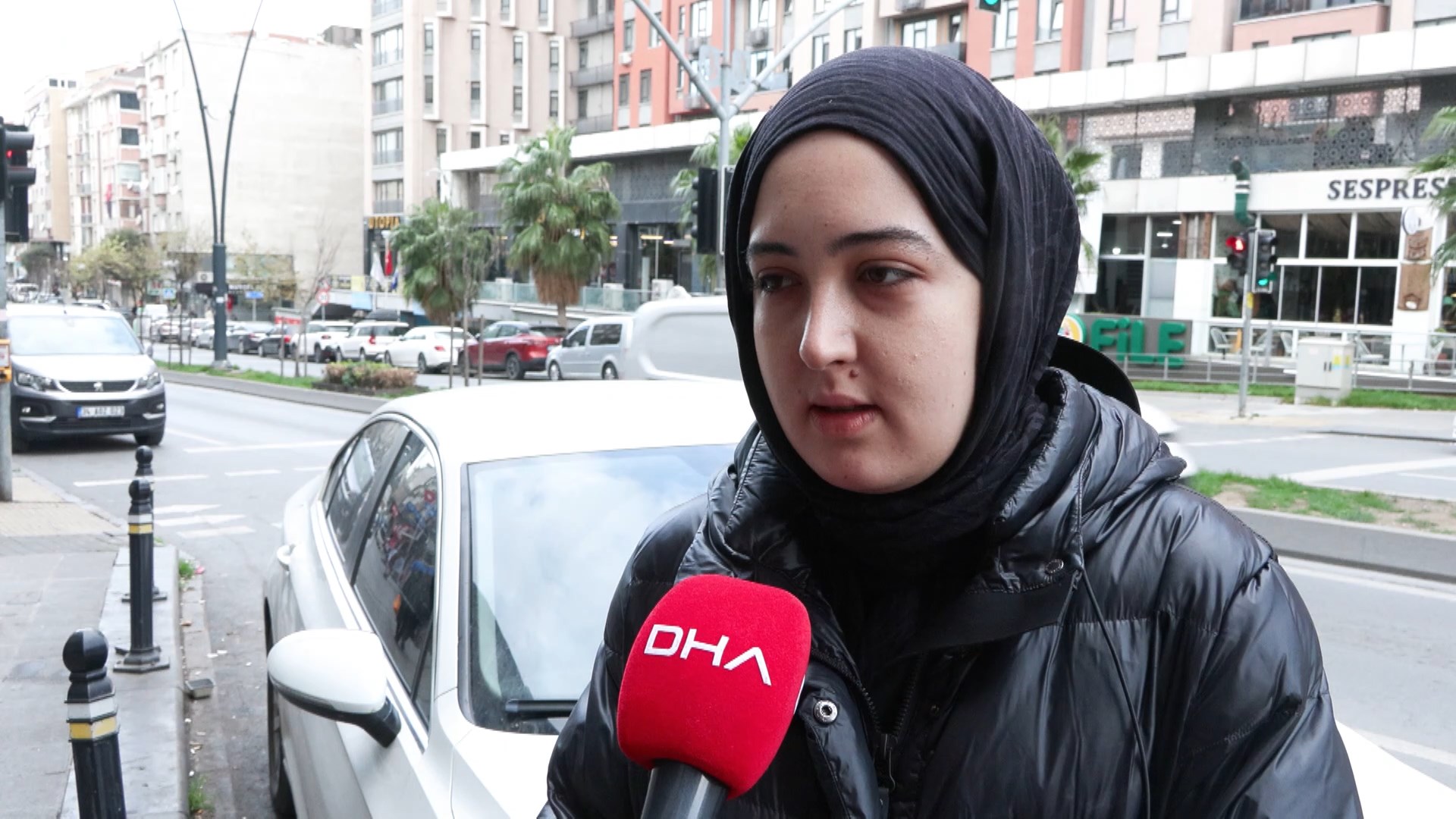 İstanbul- Gaziosmanpaşa'da işletme sahibi tarafından öğretmen ve öğrencilerin kovulduğu kafe mühürlendi