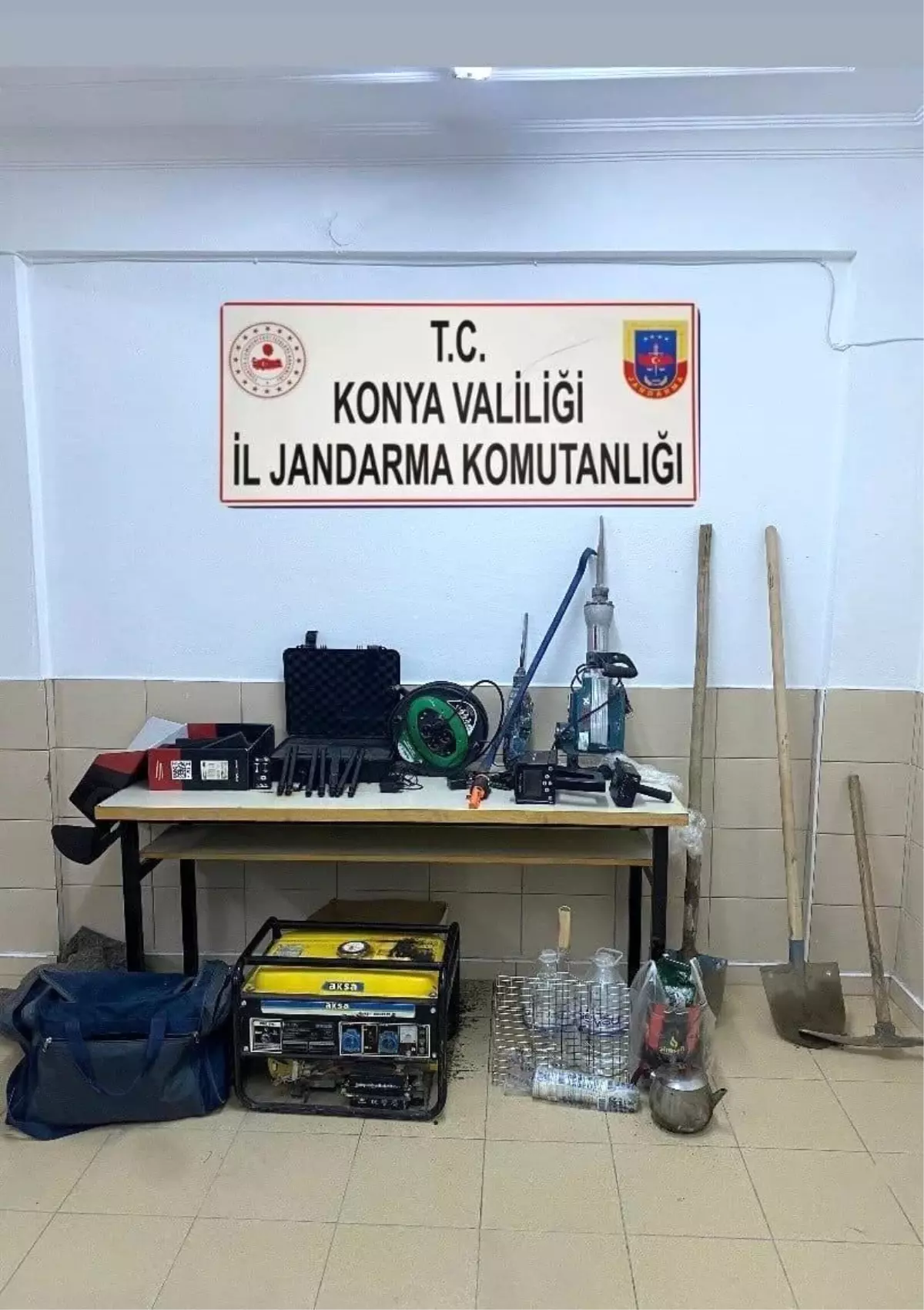 Konya'da Kaçak Kazı Operasyonu: 8 Şahıs Yakalandı