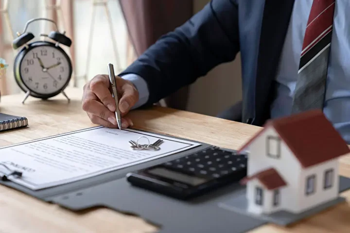 TAPU İŞLEMLERİNDE ÇİPLİ KİMLİK VE PARMAK İZİ ZORUNLULUĞU